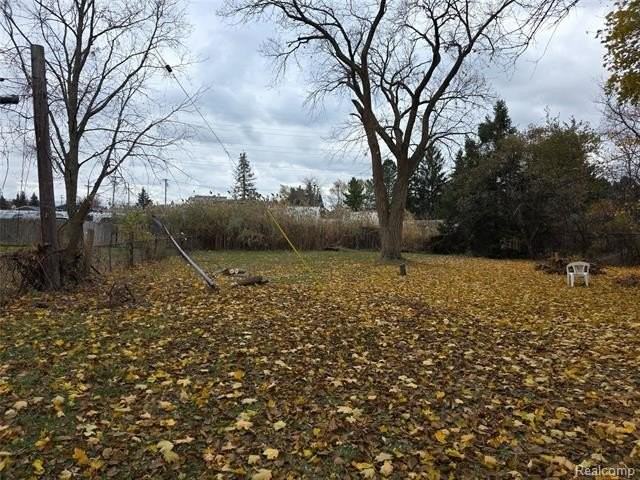 261 Spring Park - Photo 4 of 15