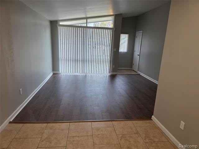 261 Spring Park - Photo 5 of 15