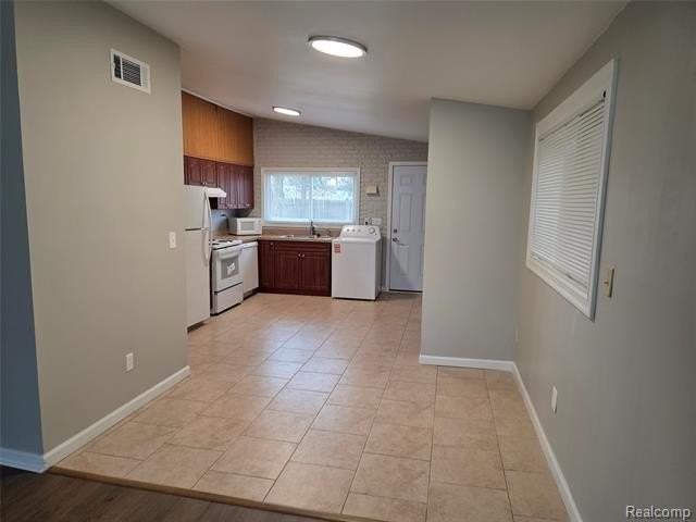 261 Spring Park - Photo 6 of 15