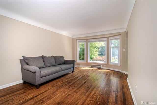 4355 Elmwood Ave - Photo 4 of 24