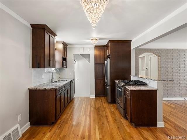 212 Devillen Ave - Photo 5 of 16