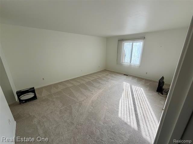 6687 Maple Lakes Dr - Photo 6 of 9