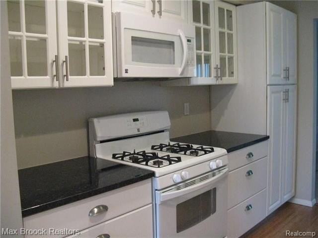 1859 Wickham St - Photo 6 of 26