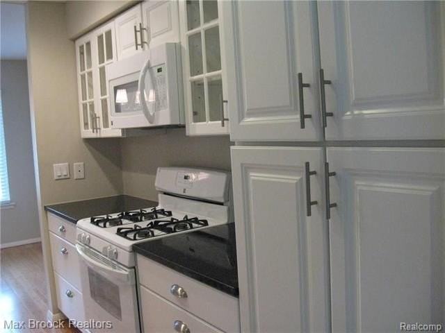 1859 Wickham St - Photo 7 of 26