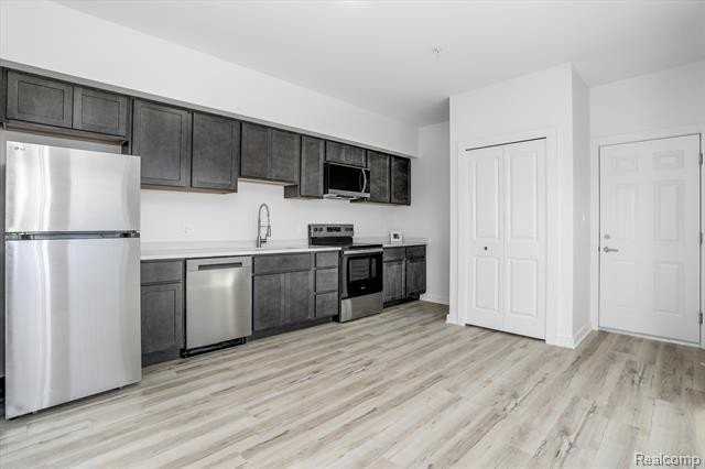 799 E Grand Blvd #7 - Photo 2 of 13