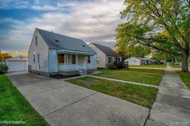 6151 Helen St - Photo 2 of 38