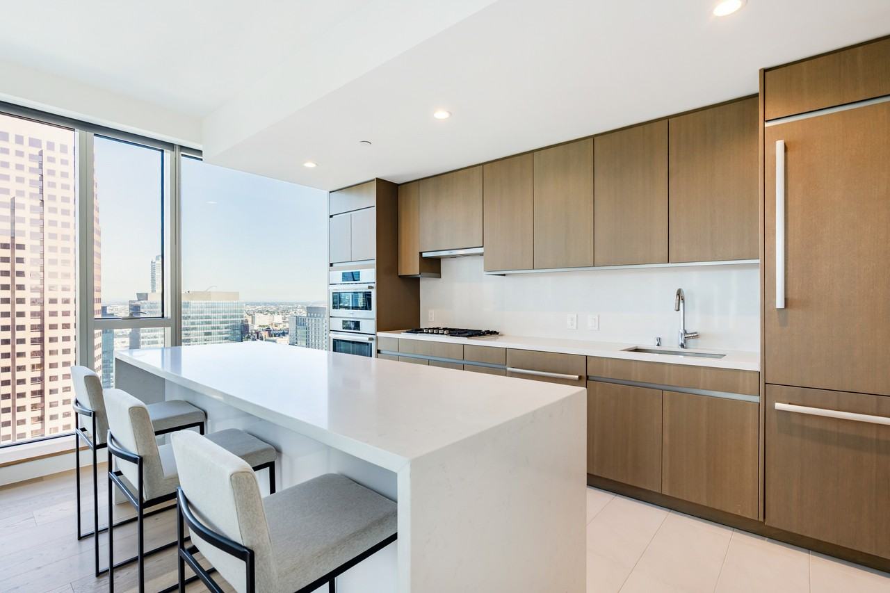 889 Francisco Street - Photo 3 of 37