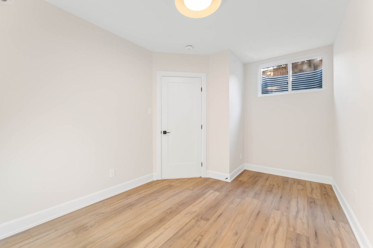 132 Carillon Street - Photo 7 of 8