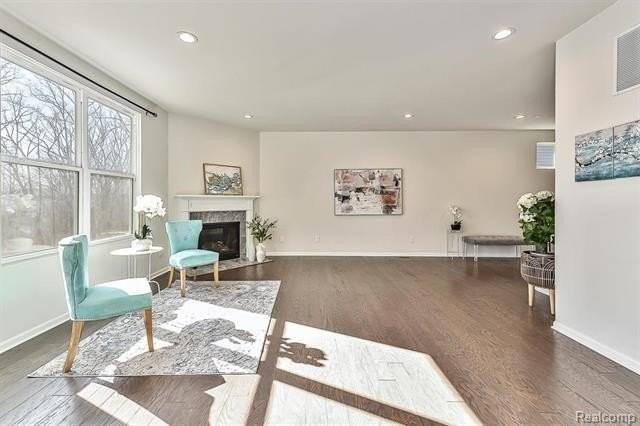 2839 Dillon Dr - Photo 4 of 45