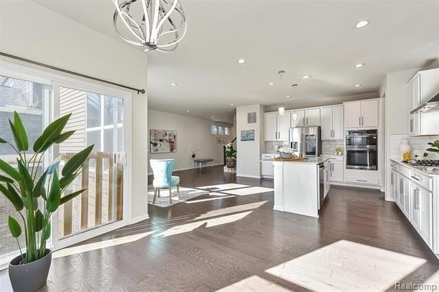 2839 Dillon Dr - Photo 5 of 45