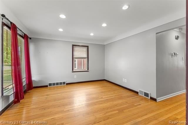 9299 Becker Ave - Photo 7 of 42