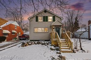 featured image of 252 N William St