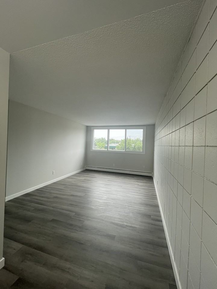 The Edward - Photo 6 of 10