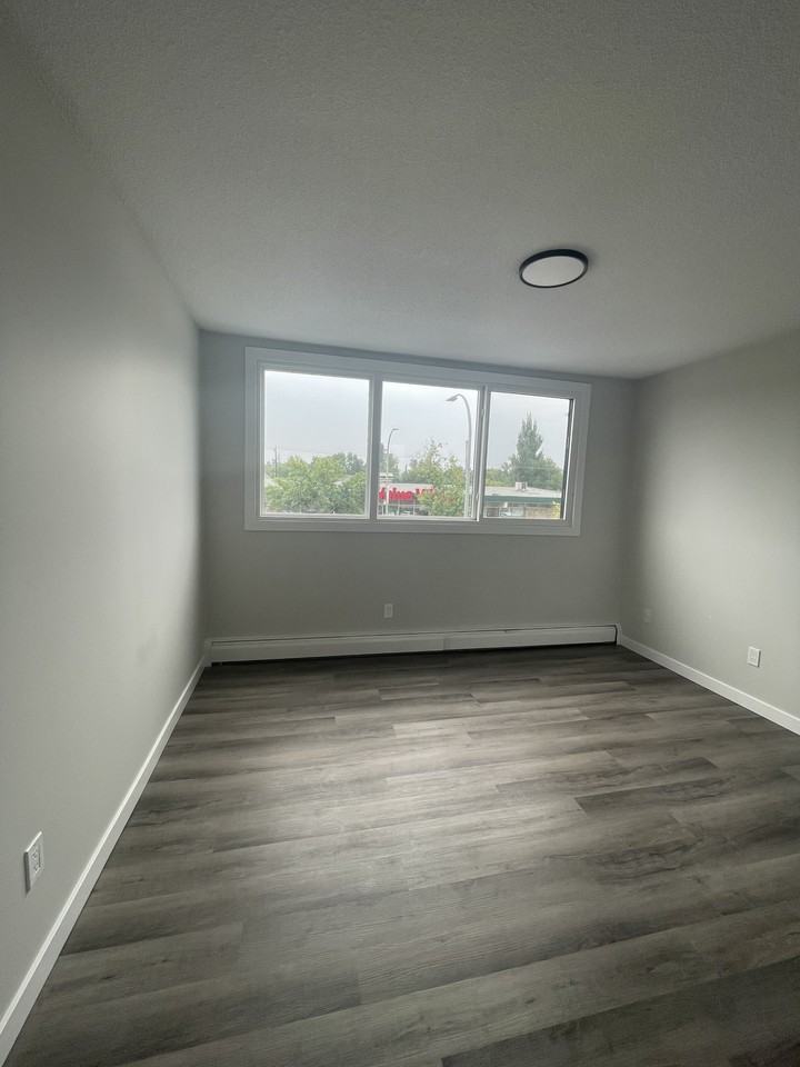 The Edward - Photo 7 of 10