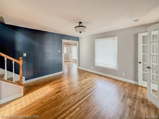 49 Hovey St - Photo 5 of 32