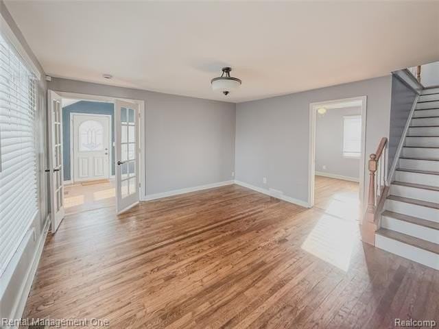 49 Hovey St - Photo 7 of 32