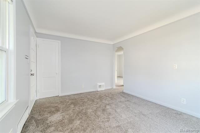 8126 Standard - Photo 7 of 15