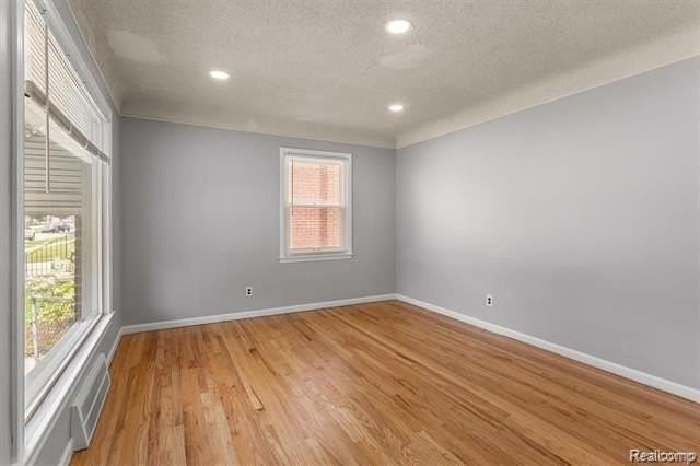 4127 Howard St - Photo 4 of 22