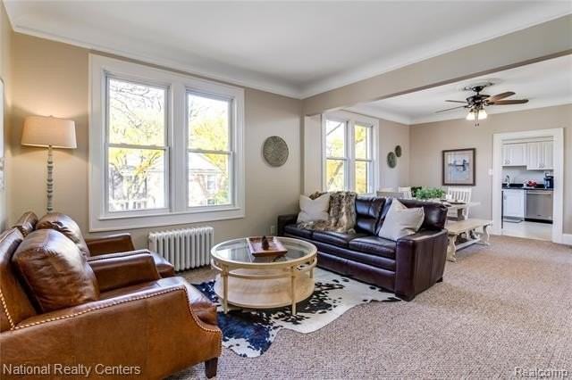 255 W Brown St - Photo 3 of 22