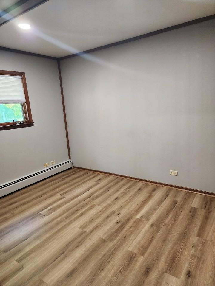 1550 N Eagle St #B - Photo 2 of 7