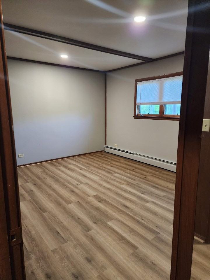 1550 N Eagle St #B - Photo 4 of 7