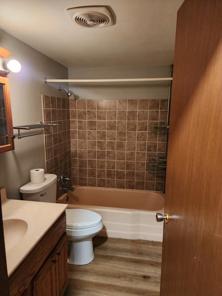 1550 N Eagle St #B - Photo 5 of 7