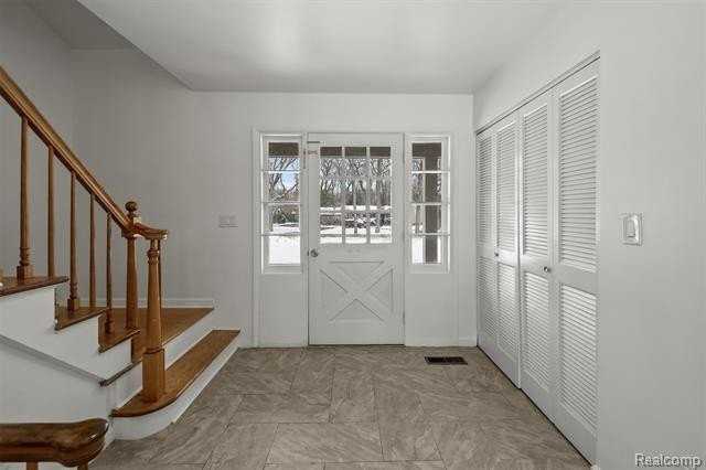5570 Forman Dr - Photo 4 of 26