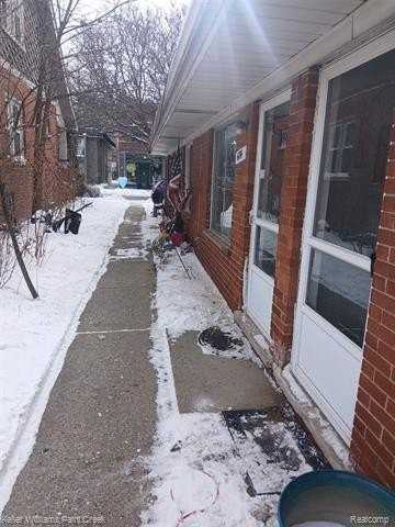 470 W Marshall St #746