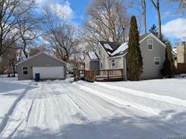 featured image of 4675 Lakeborn Dr