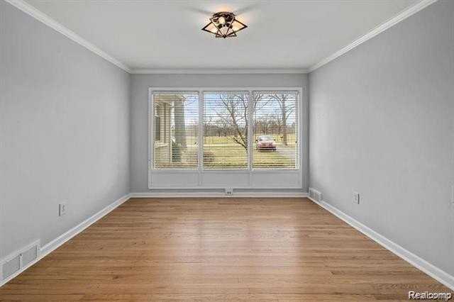 2288 Northlawn Blvd - Photo 6 of 24