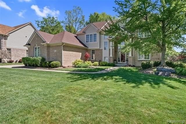 6062 Fairborn Dr - Photo 3 of 36