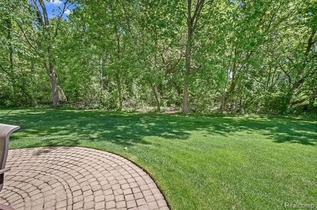 6062 Fairborn Dr - Photo 7 of 36