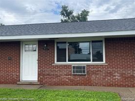 751 E Bennett Ave - Photo 1 of 1