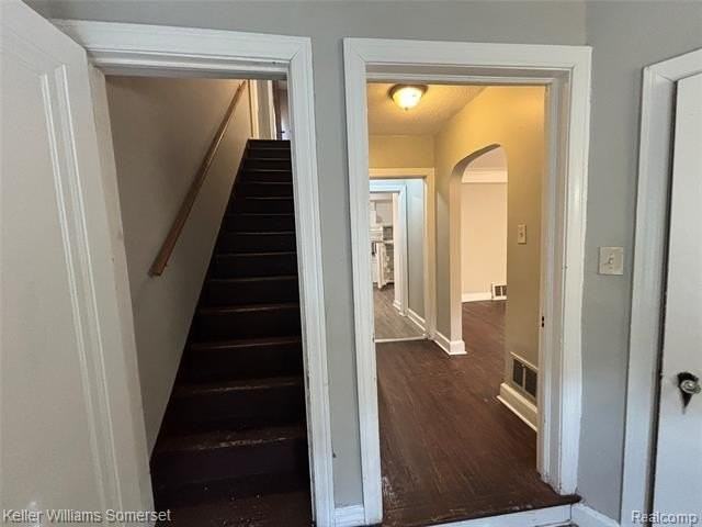 15496 Gilchrist St - Photo 3 of 16