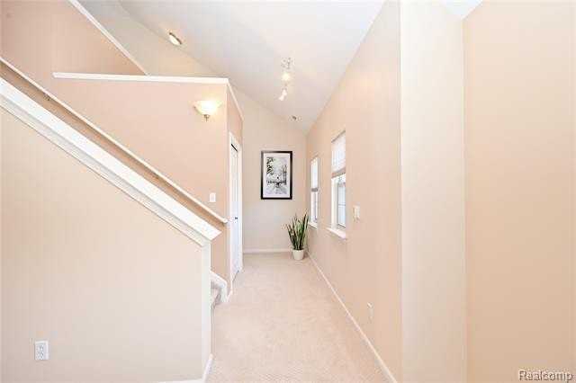 3266 Camden Dr - Photo 4 of 34