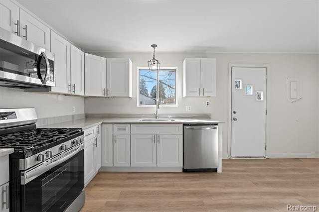 33114 Armada Ct - Photo 6 of 18