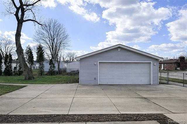 7451 Cavell St - Photo 6 of 27