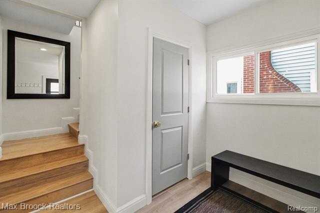 314 S Laurel St - Photo 3 of 35
