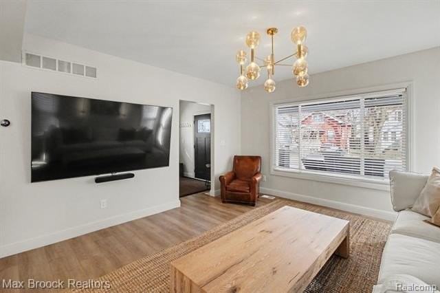 314 S Laurel St - Photo 5 of 35