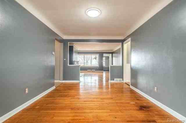 21135 Virginia Ave - Photo 7 of 33