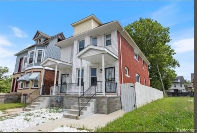 885 Clairmount St - Photo 2 of 11