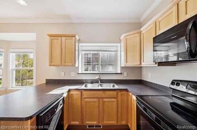 22089 Parkview Dr - Photo 6 of 11