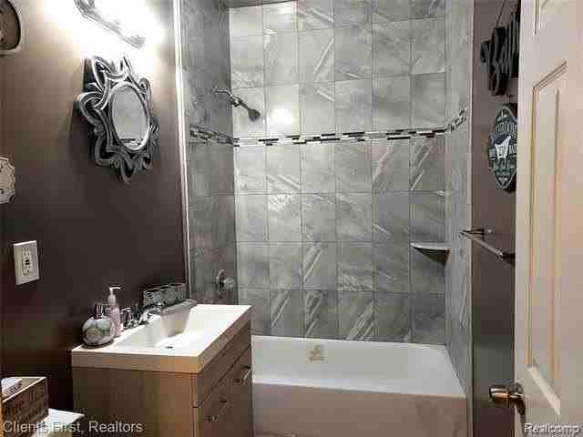 14623 Hubbell St - Photo 7 of 10