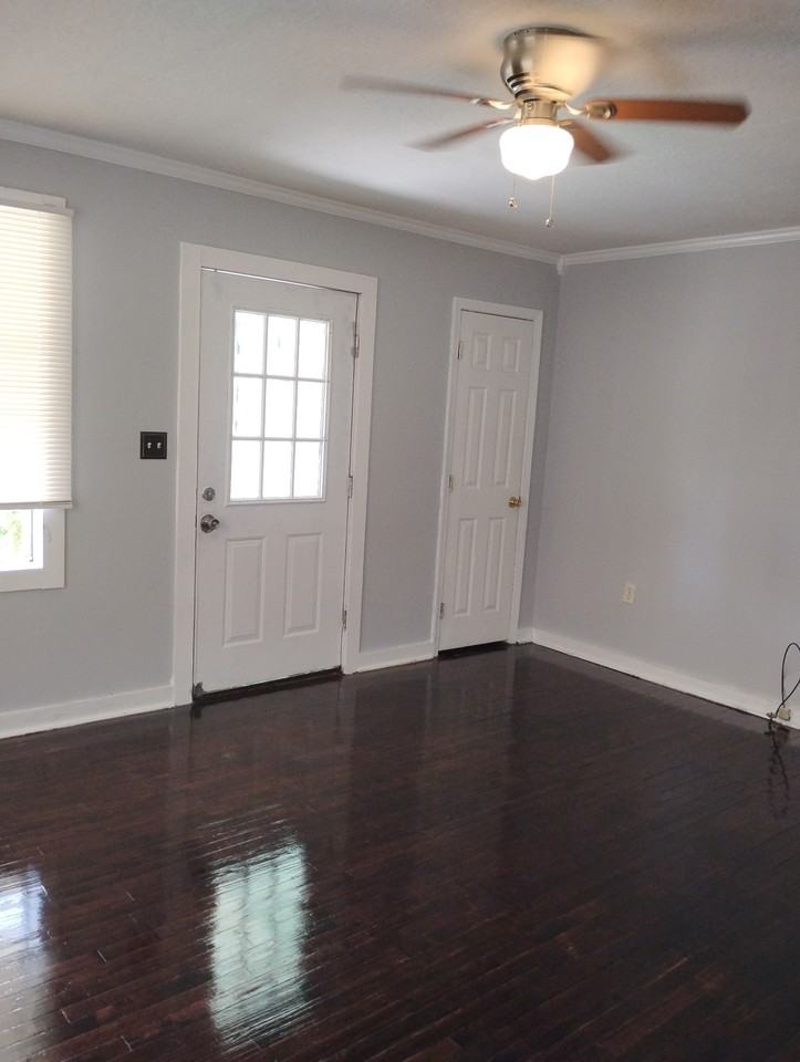 1503 W 6th St #1 - Photo 3 of 7