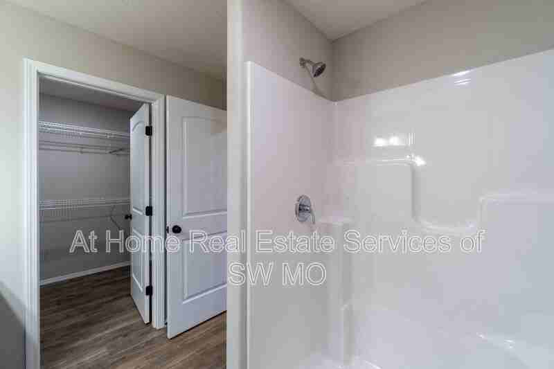 1805 S 15th Ave - Photo 7 of 13