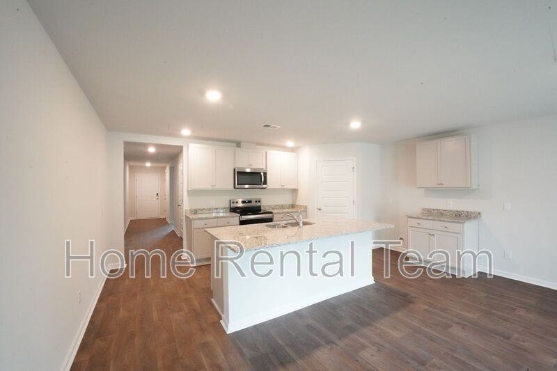 112 Windrush Pnes - Photo 7 of 37