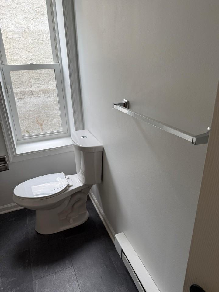 439 W Bringhurst St #2 - Photo 7 of 11