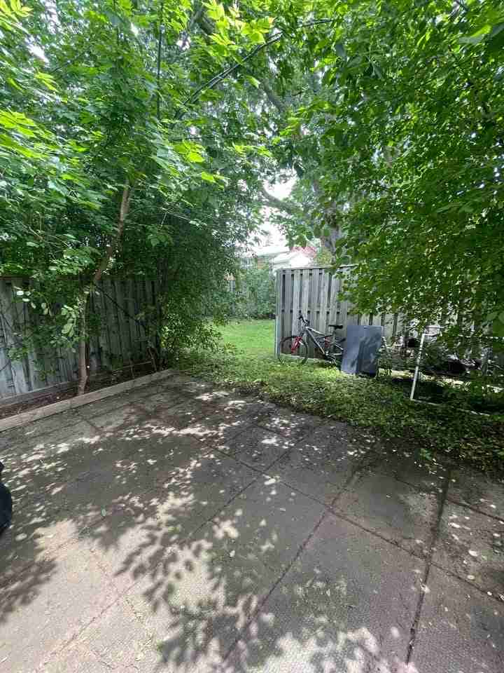 121 University Avenue East #19 - Photo 2 of 11