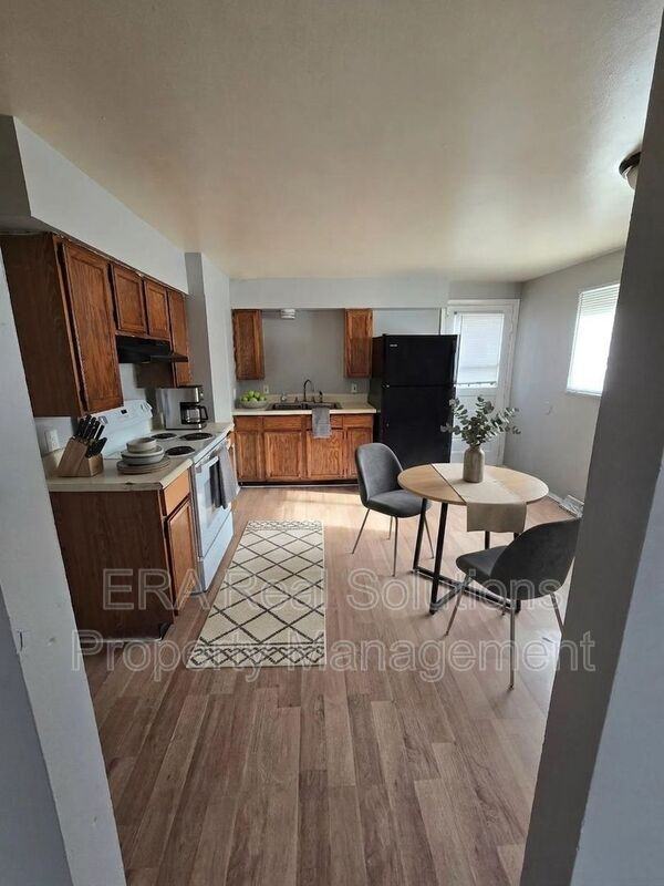 914 S Weyant Ave - Photo 2 of 22