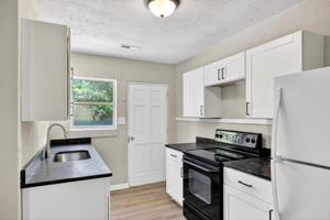 featured image of 437 Carver Ln #1